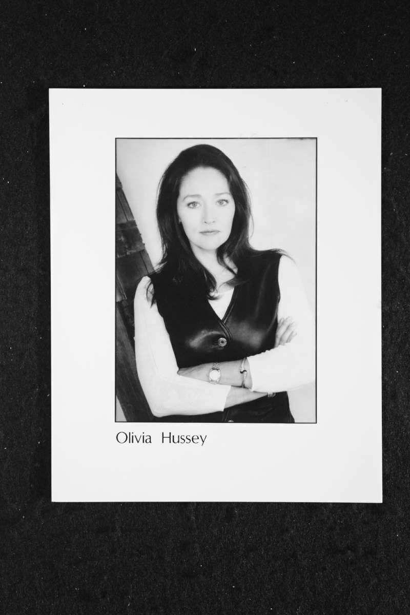 Olivia Hussey - 8x10 Headshot Photo Poster painting w/ Resume - Stephen King's It