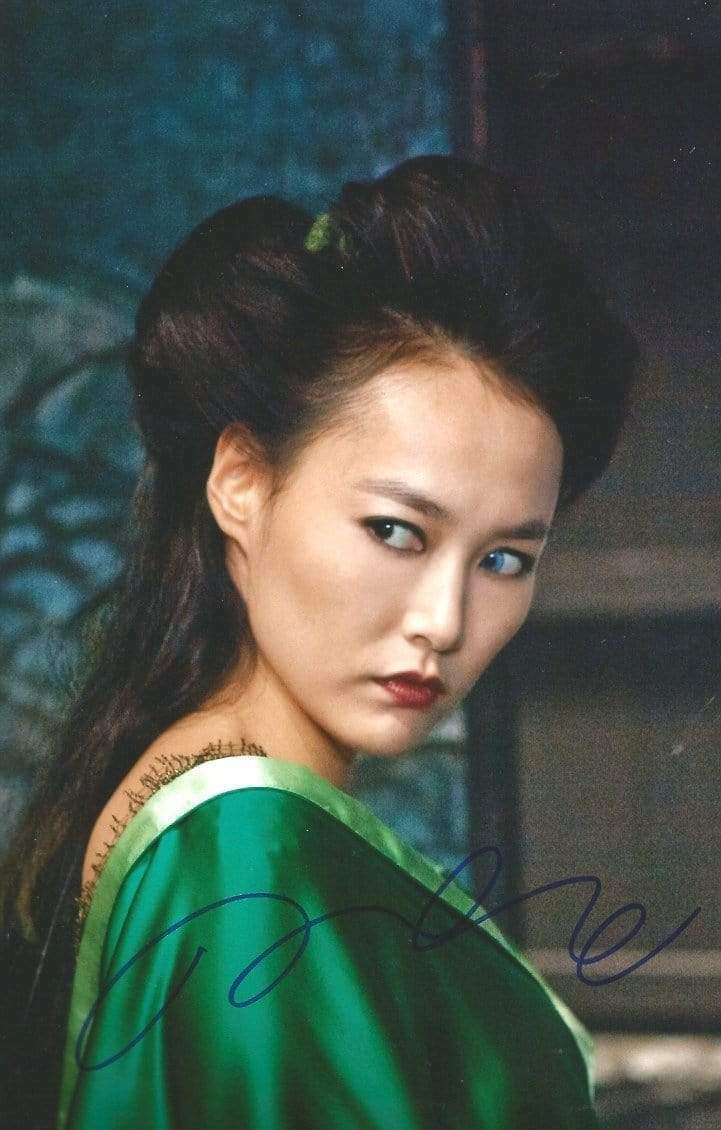 Rinko Kikuchi TOP ACTRESS autograph, In-Person signed Photo Poster painting