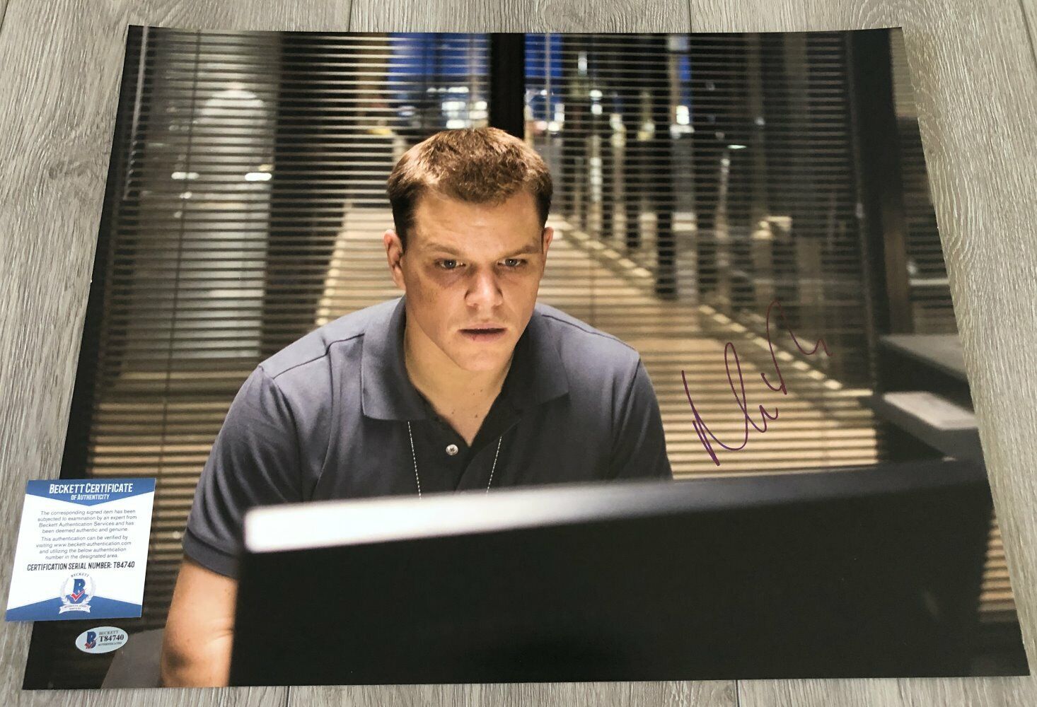 MATT DAMON SIGNED THE DEPARTED BOURNE IDENTITY 16x20 Photo Poster painting BECKETT BAS COA