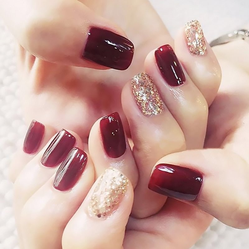 Gorgeous Women Nail Art tools 24pcs/set Red Gold Cady Glitter Color  Fake Nails With Glue Short Full Nail Tips Hybrid Nail TY