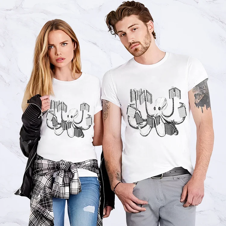 Octopus reading  Men and Women Round Neck T-shirt - BSTCA0342