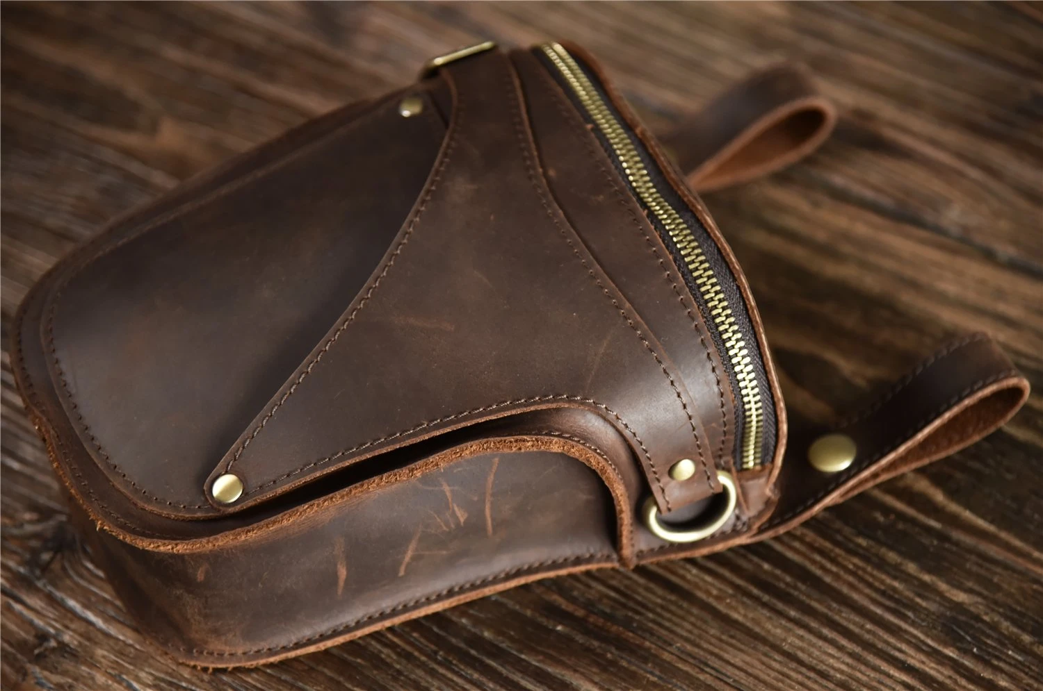 Fanny Pack for Men, Genuine Leather Outdoor Locomotive Waist Bag Shoulder Bag