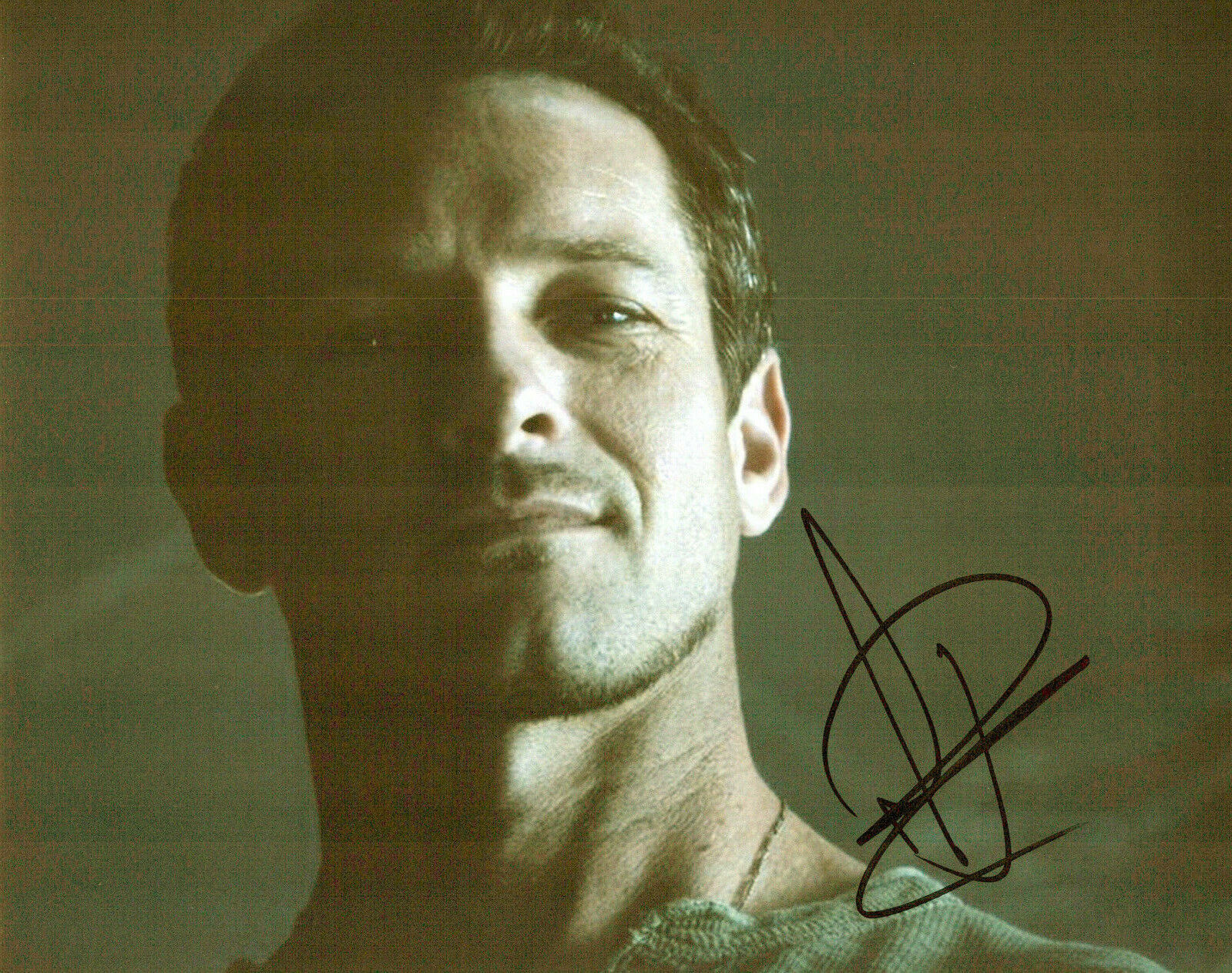 Ian Bohen Teen Wolf autographed Photo Poster painting signed 8X10 #16 Peter Hale