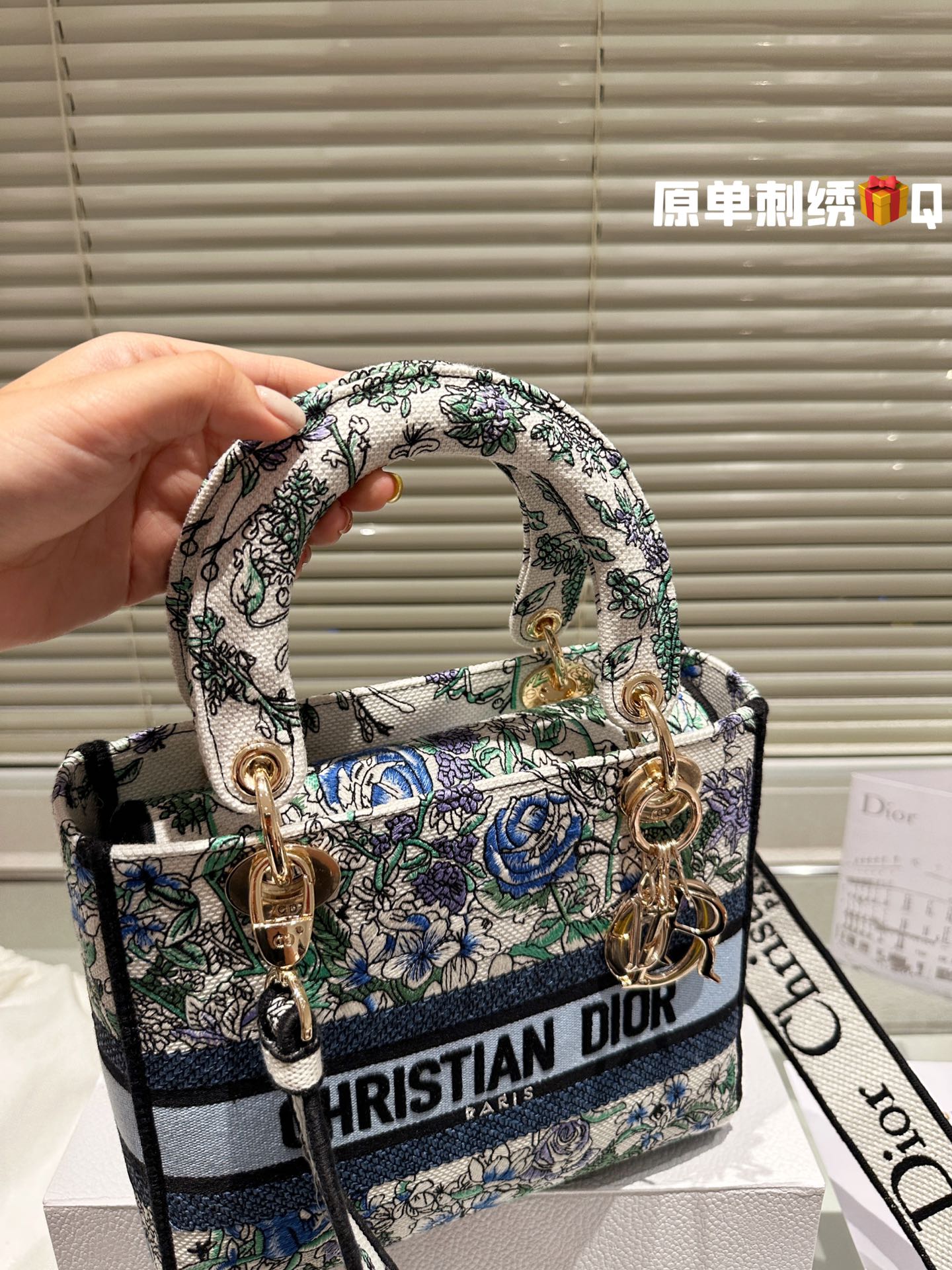 CD travel star women bag 8c3302490a3a181e32140a98c7b2698f