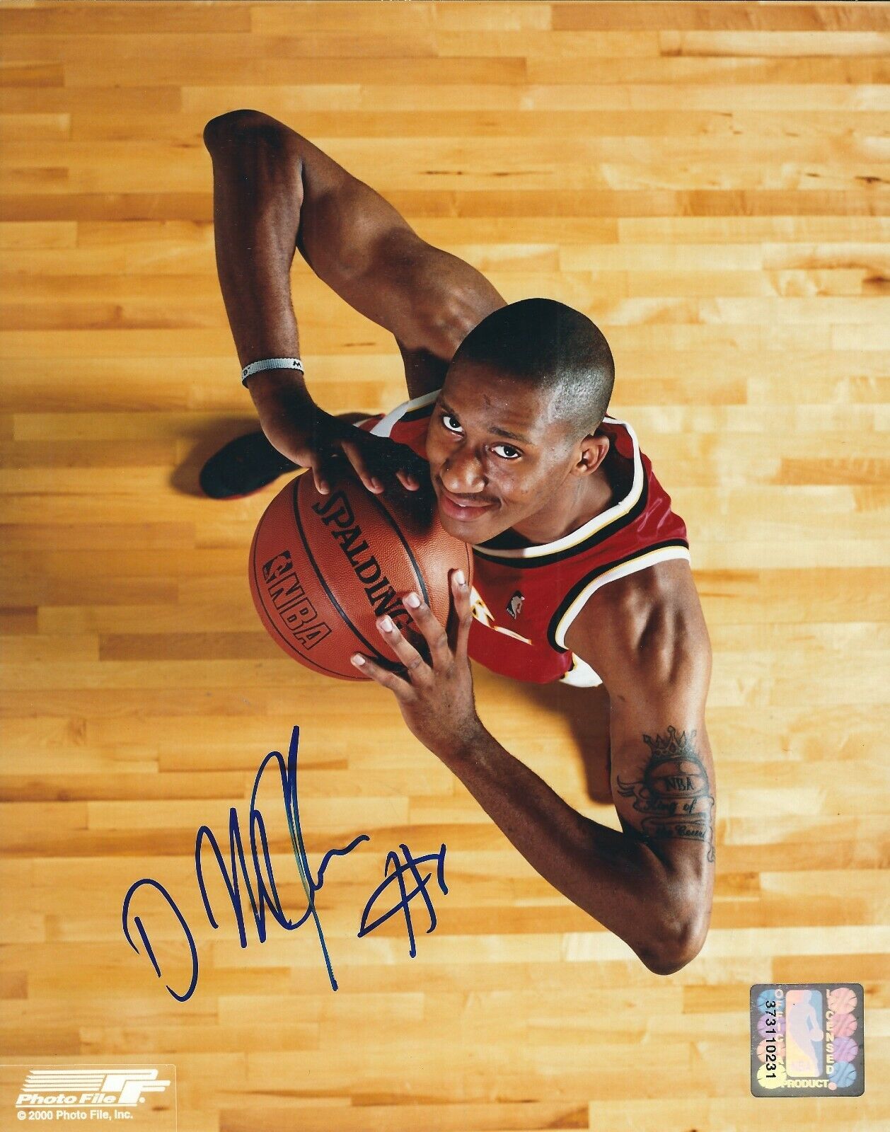 Signed 8x10 DERMARR JOHNSON Atlanta Hawks Autographed Photo Poster painting w/COA