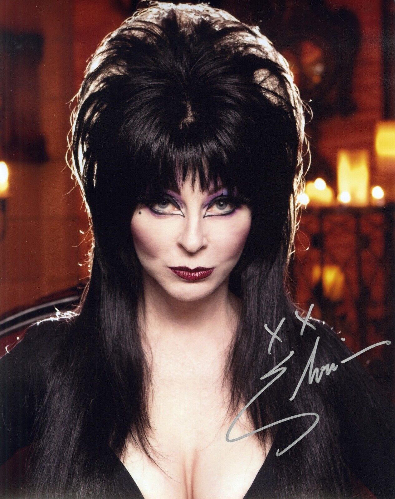 Elvira Mistress of the Night 14x11 Photo Poster painting signed by Elvira! IMAGE No2