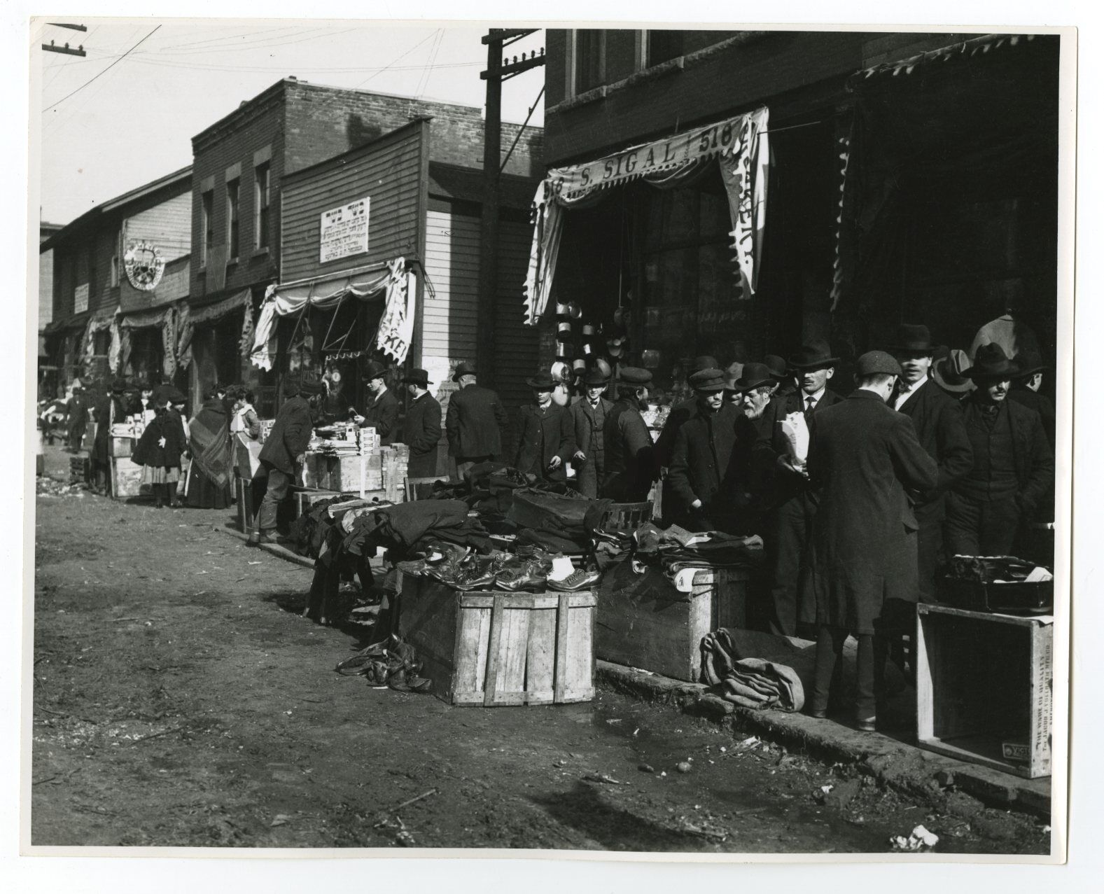 Chicago History - Street Market - Vintage 8x10 Photo Poster paintinggraph - Chicago, IL