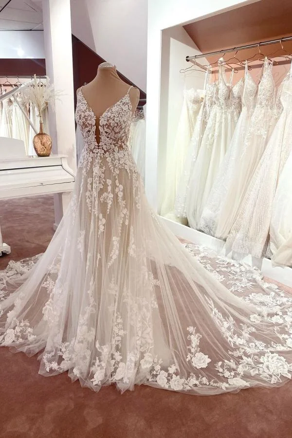 Long A-line V-neck Sleeveless Floral Lace Wedding Dresses With Tulle Boho