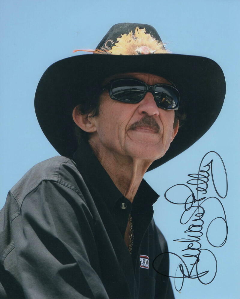 RICHARD PETTY SIGNED AUTOGRAPH 8X10 Photo Poster painting - NASCAR LEGEND THE KING DAYTONA 500