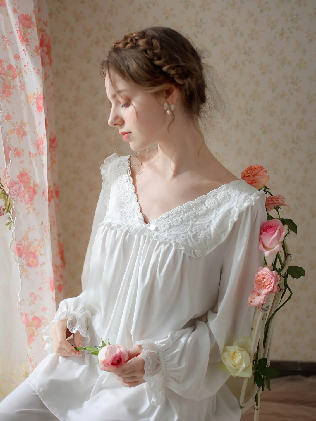 V-neck Long Sleeves Vintage Sweet Lace Two-piece Silk Pajamas Set