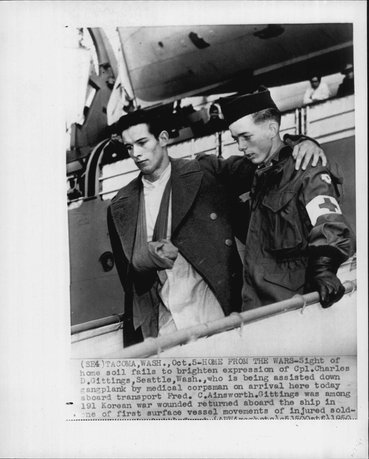 Wounded Charles Gittings Arrives Home By Ship 1950 Korea War Press Photo Poster painting