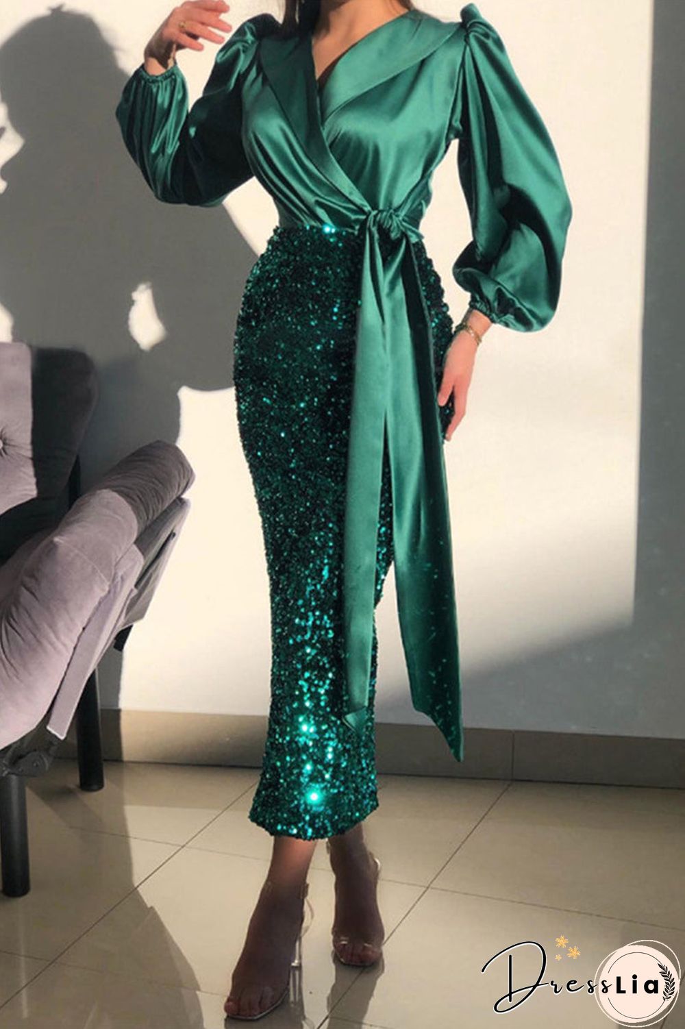 Fashion Sexy Solid Sequins V Neck One Step Skirt Dresses