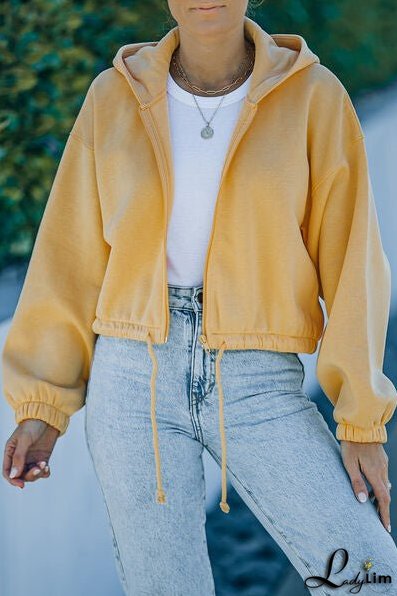 Fashionable and Minimalist Jacket