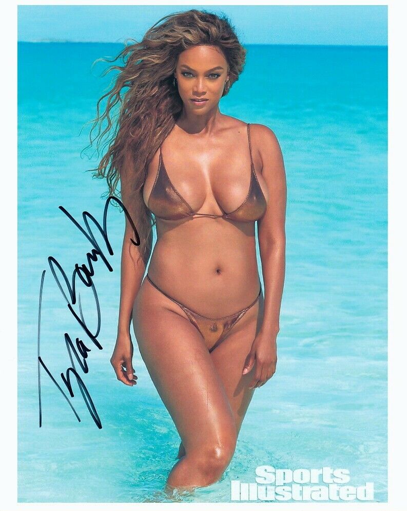 TYRA BANKS signed WET BIKINI OCEAN 8x10 w/ coa SPORTS ILLUSTRATED BUSTY PORTRAIT