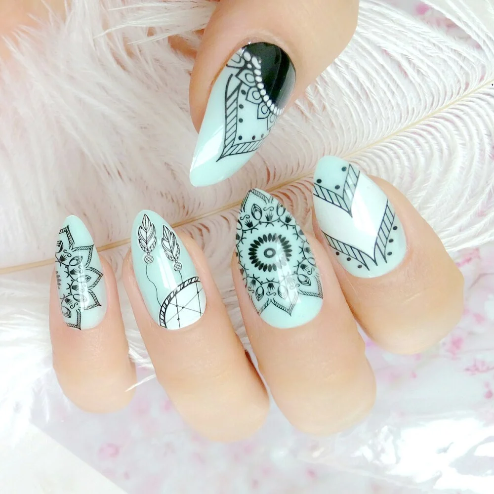 24Pcs Shiny Short Stiletto False Nail Bright Yellow French Artificial Fake Nails DIY Manicure Nail Art Finger Tips-Nail Inspo