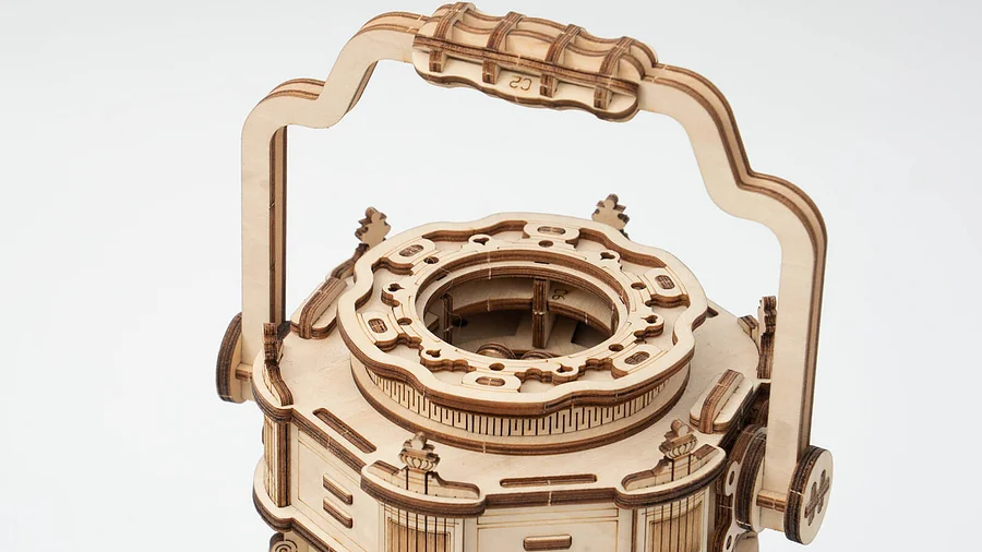 ROEAMK61 ROBOTIME ROKR Victorian Lantern Mechanical Music Box