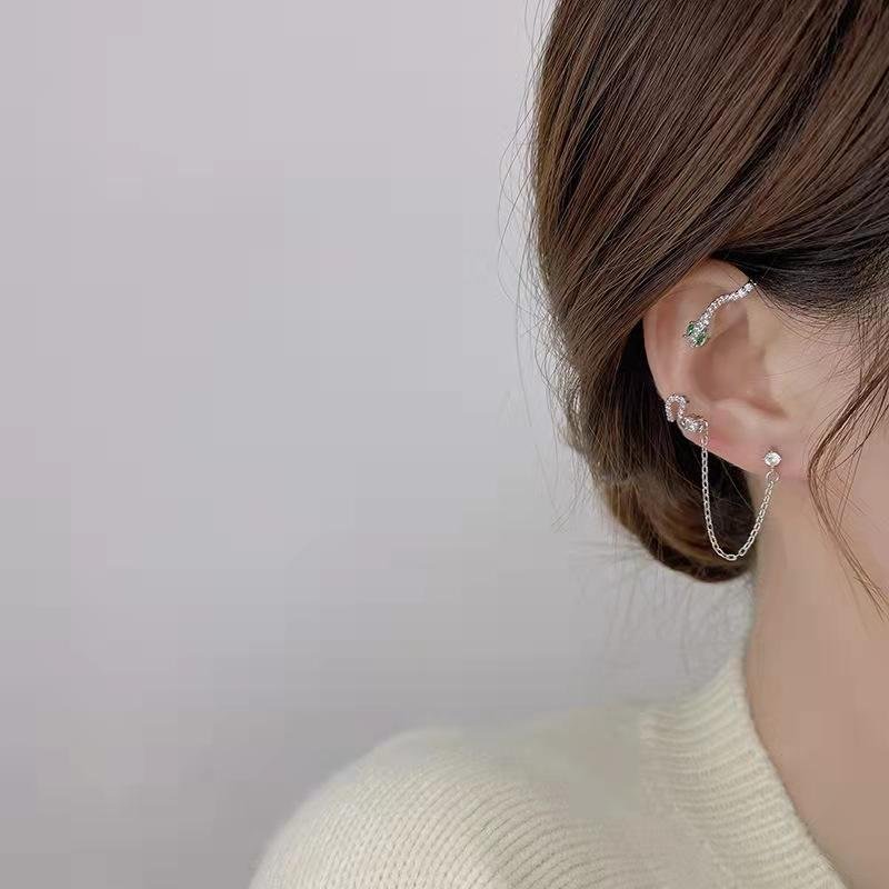 DIAMOND SNAKE EAR CUFF