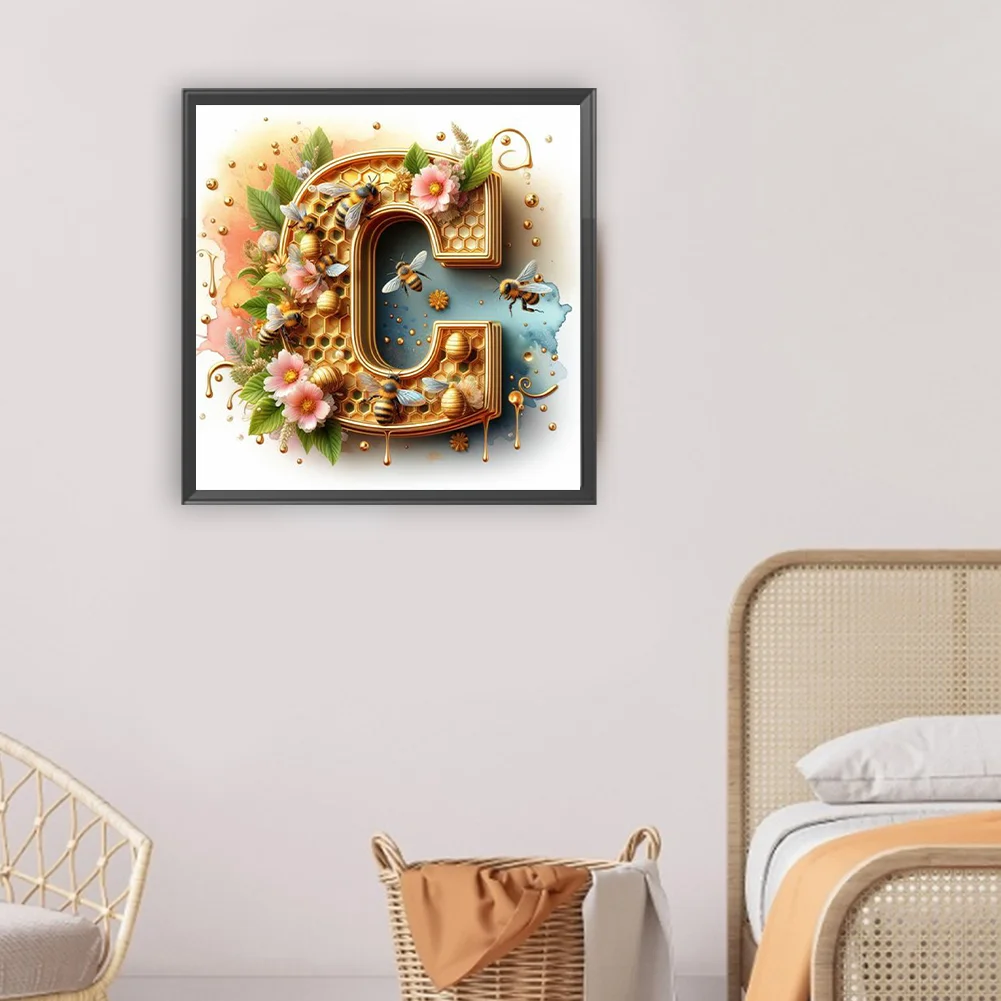 Full Round Diamond Painting 30*30cm - Bee Letter C