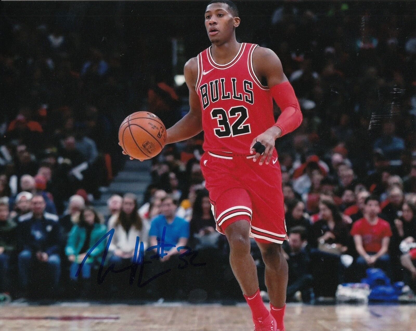 KRIS DUNN signed (CHICAGO BULLS) autographed BASKETBALL 8X10 Photo Poster painting W/COA #1