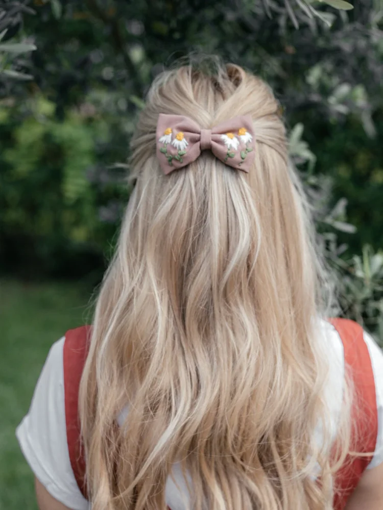 Embroidered hair bow 