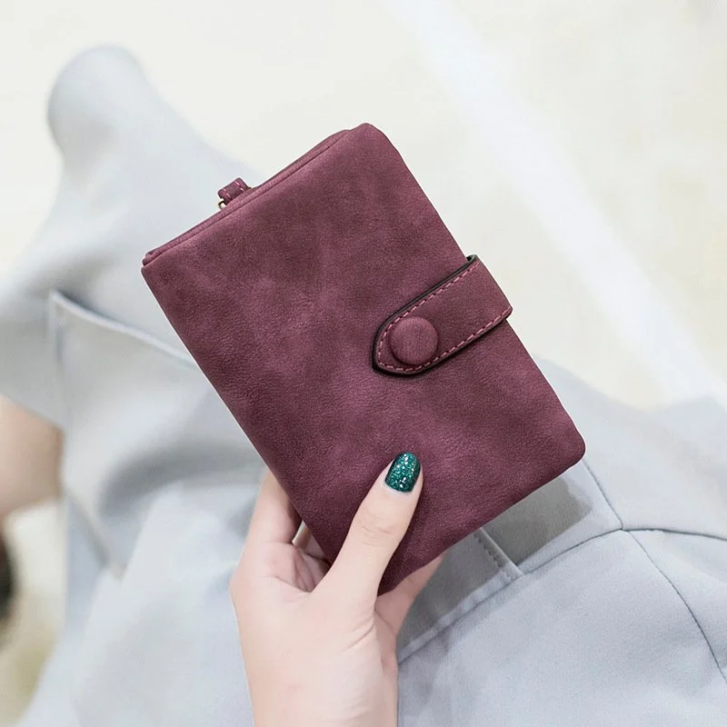 Small trifold leather wallet for women