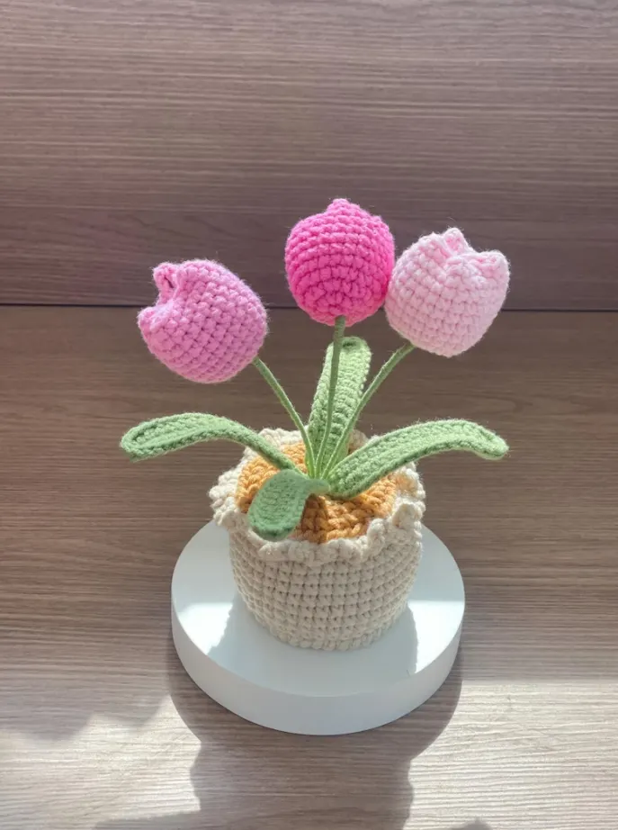 Crochet Flower in Pot, Personalized Gift for Mom