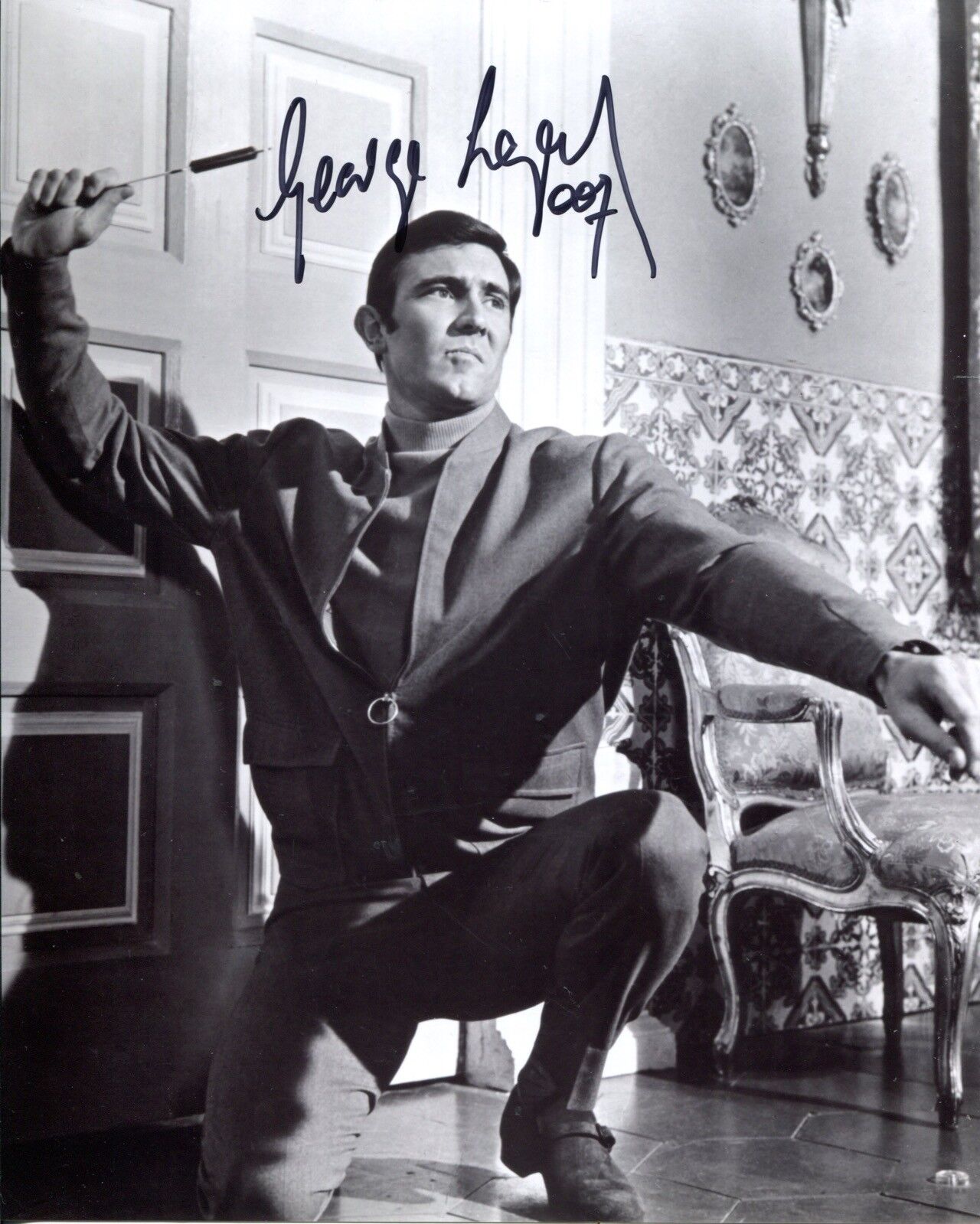 007 James Bond George Lazenby signed OHMSS movie 8x10 Photo Poster painting UACC DEALER