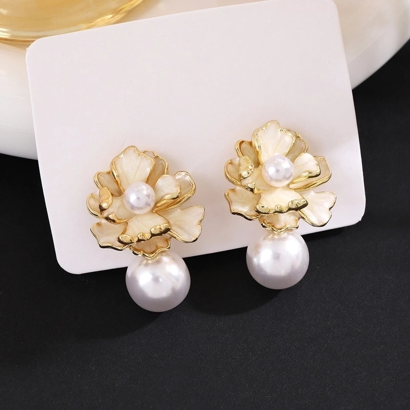 1 Pair Minimalist Classic Style Flower Inlay Zinc Alloy Pearl Ear Studs