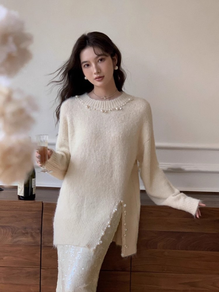 Gamezwind Elegant Loose Sweater Women'S 2024 Winter New Korean Version Design Atmosphere Sequin Slit Knit Sweater