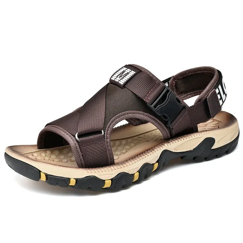 Nine o'clock Anti-skid Men's Sandals Summer Shoes Light Mesh Breathable Male Flats Outdoor Outcropping sandals Hombres 39-47