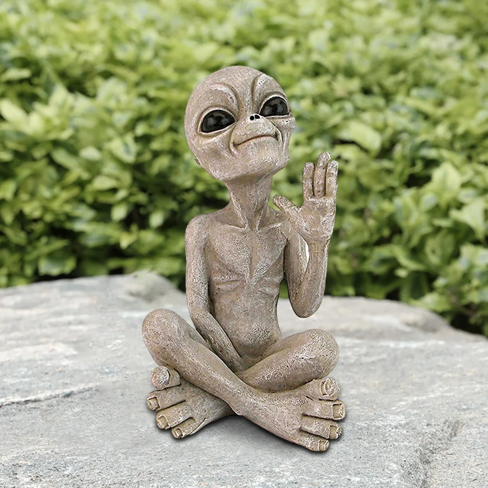 Resin Outer Space Alien Statue Outdoor Garden Figurine Alien Martians Decor