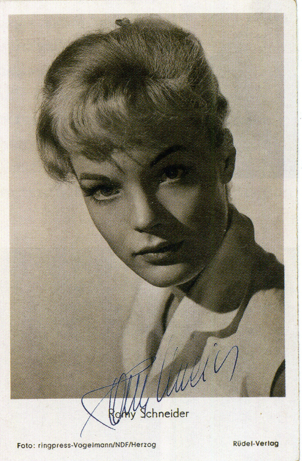 ROMY SCHNEIDER Autographed Photo Poster paintinggraph - Austrian Film Actress - preprint