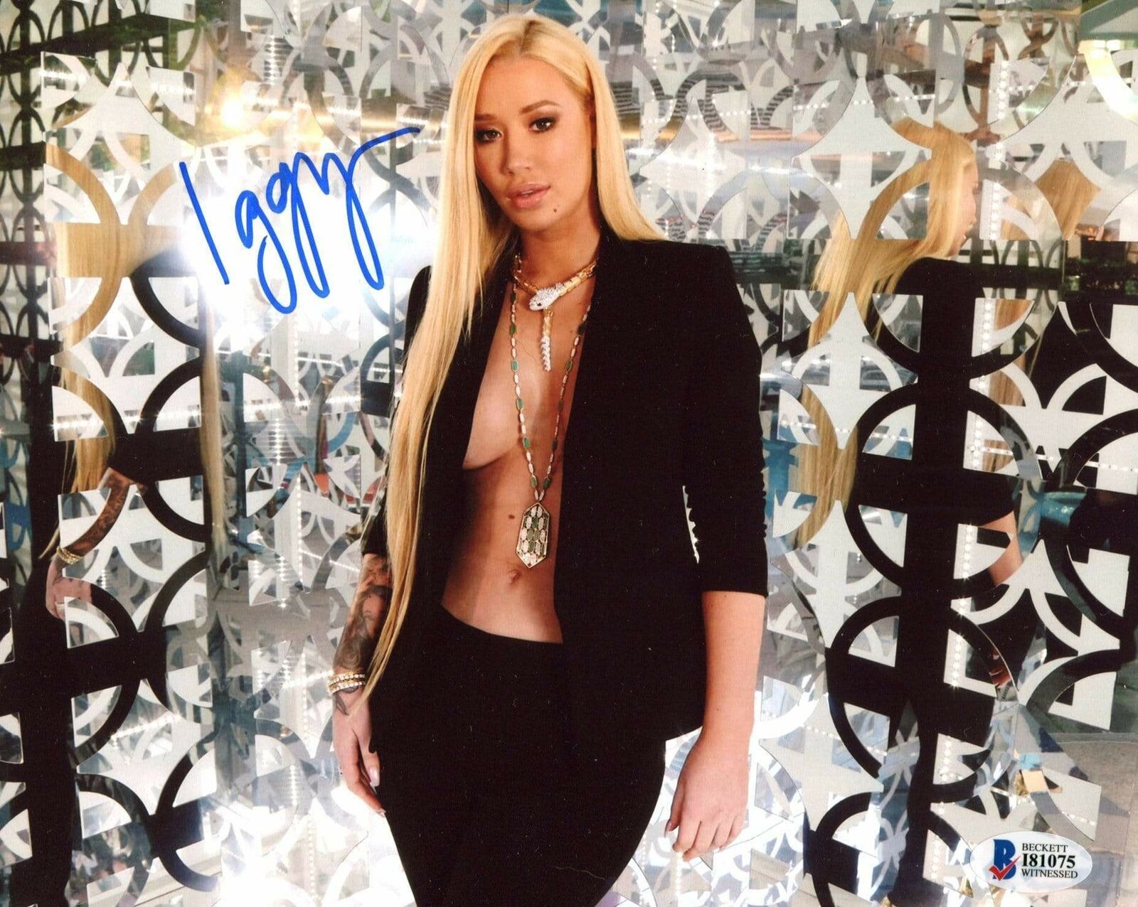 Iggy Azalea SINGER MODEL RAPPER autograph, In-Peron signed Photo Poster painting