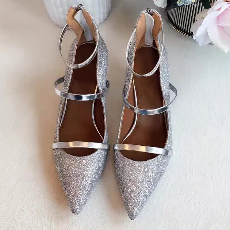 Escarpins argentés à talons aiguilles avec brides métalliques Flusfy