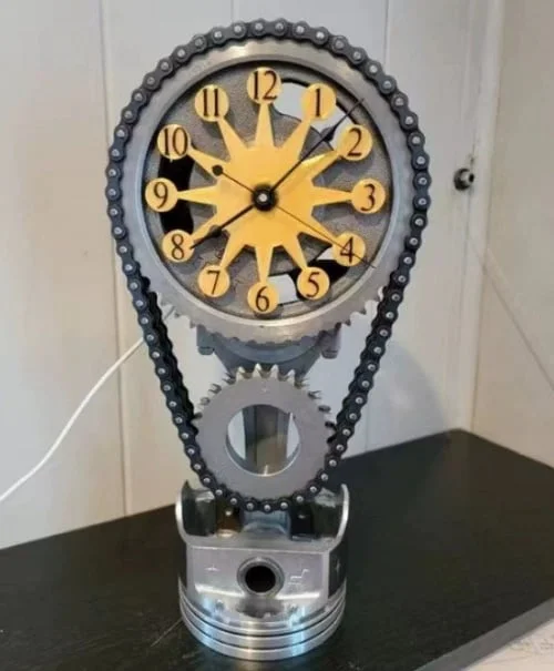 ✨This Week's Special Price 💥Motorized Rotating Chain Clock