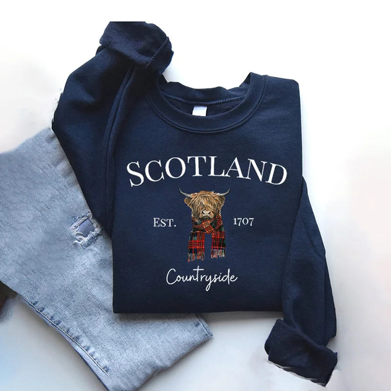 Retro Scotland Countryside Scotland Highland Cow Bull Head Print Crew Neck Casual Sweatshirt