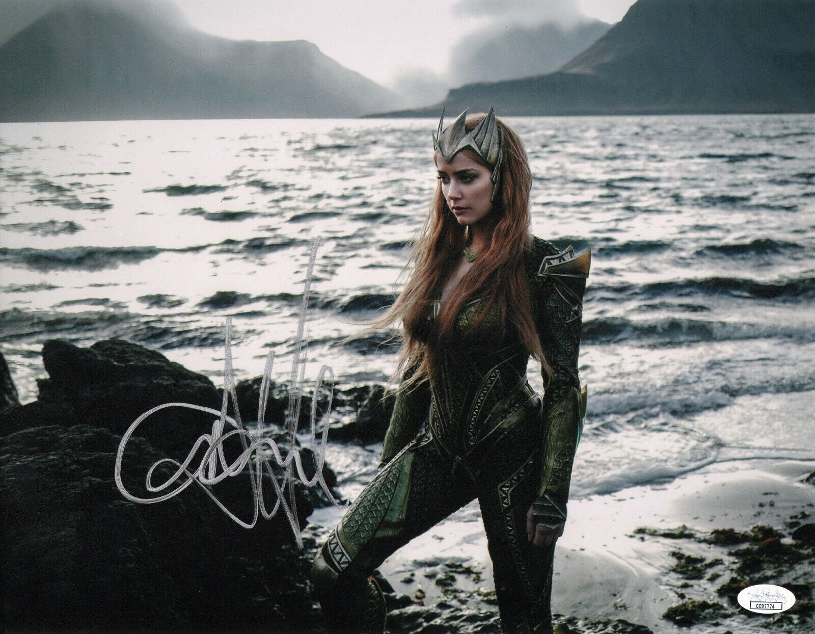 AMBER HEARD Authentic Hand-Signed AQUAMAN ~ MERA 11x14 Photo Poster painting (JSA COA) B