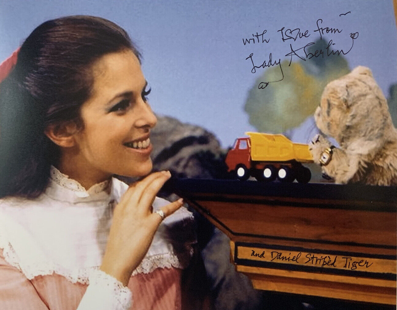 BETTY ABERLIN HAND SIGNED 8x10 Photo Poster painting MISTER ROGERS ACTRESS AUTOGRAPH AUTHENTIC