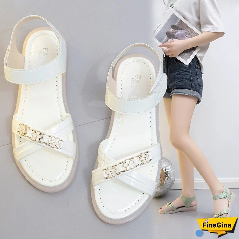 Feminine and breezy Sandals