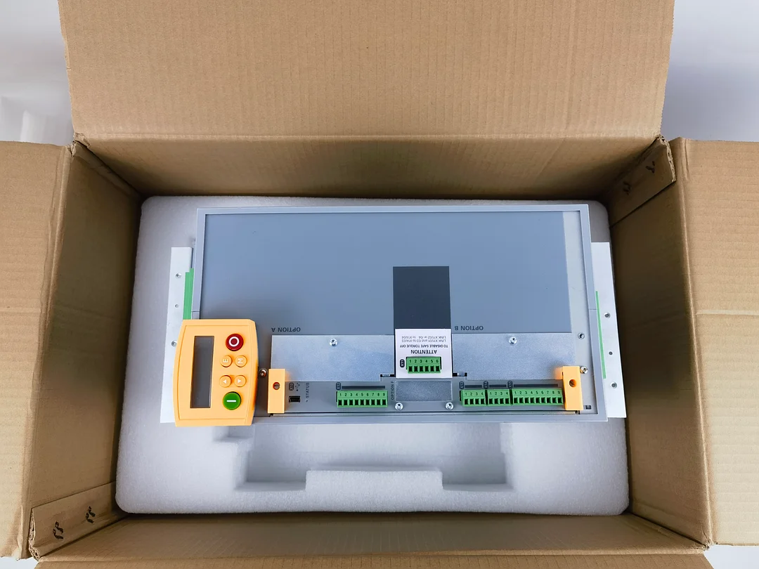 NEW Parker Parker AC890 Standalone 3PH, 400/500V 22kW 890SD-532450D0-B00-1A000