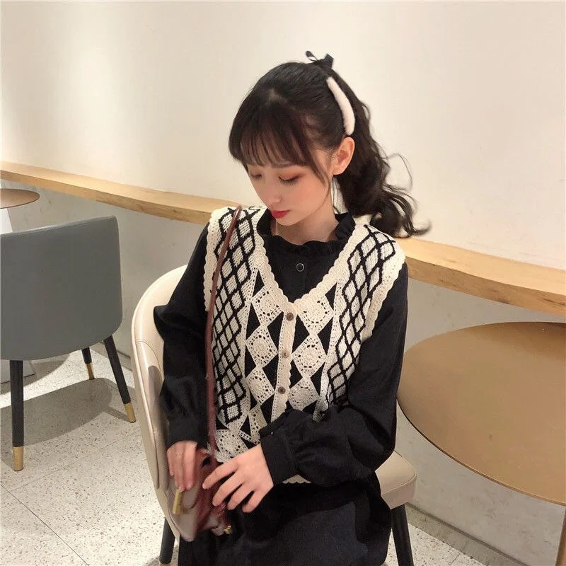 Sleeveless Hollow Out Plaid Sweater Vest Women Vintage V-neck Single Breasted Elegant Friends Knitted Waistcoats Outwear Leisure