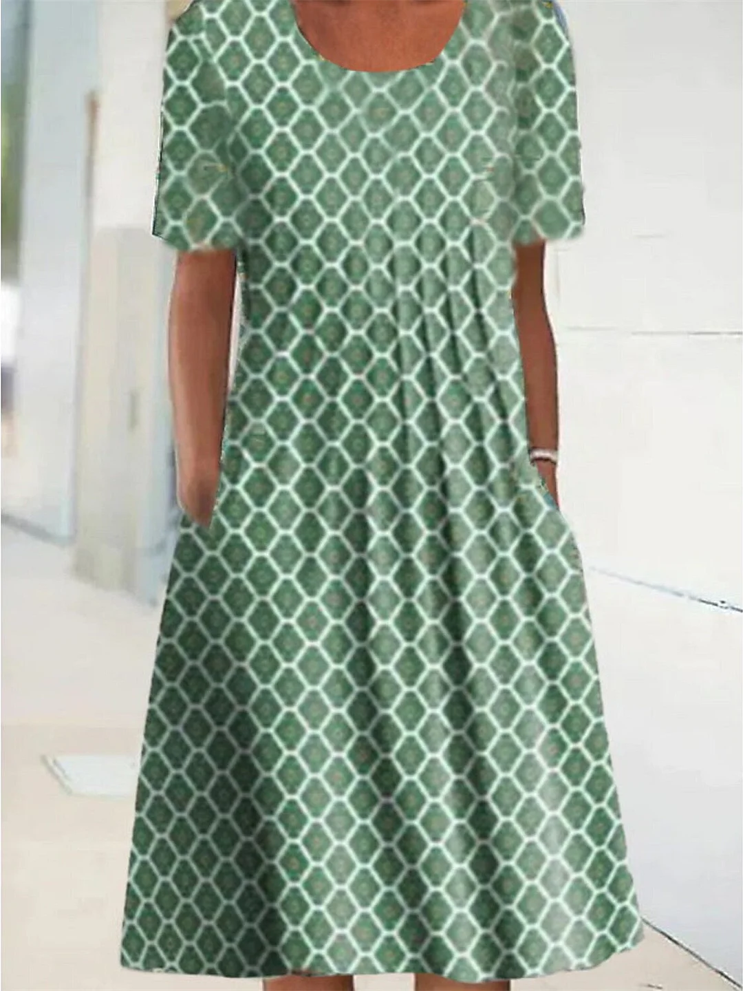 Women's Green Short Sleeve Scoop Neck Graphic Printed Midi Dress