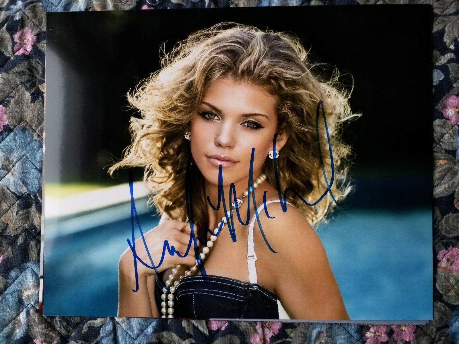 ANNALYNNE MCCORD SIGNED AUTHENTIC AUTOGRAPHED 8x10 Photo Poster painting VERY SEXY PRETTY