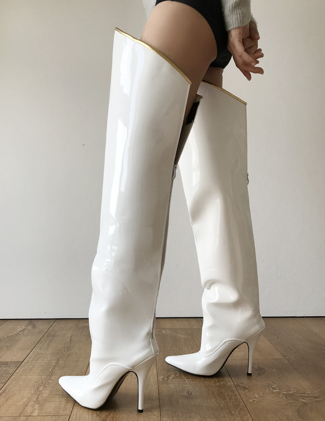 TAAFO SLICK 12cm Stiletto Hard Shaft Gold Piping Mid-Thigh Boot Patent White
