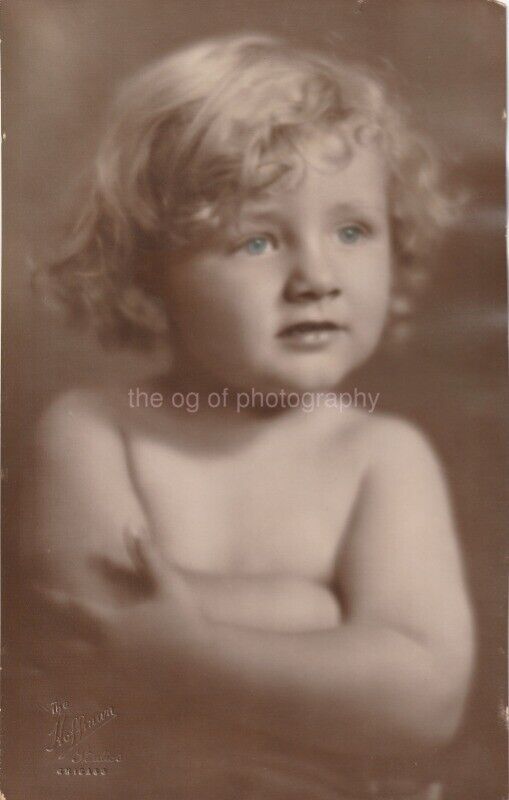 Young Child LARGE FORMAT FOUND Photo Poster painting ( bw with blue eyes ) Portrait Vintage 93 8