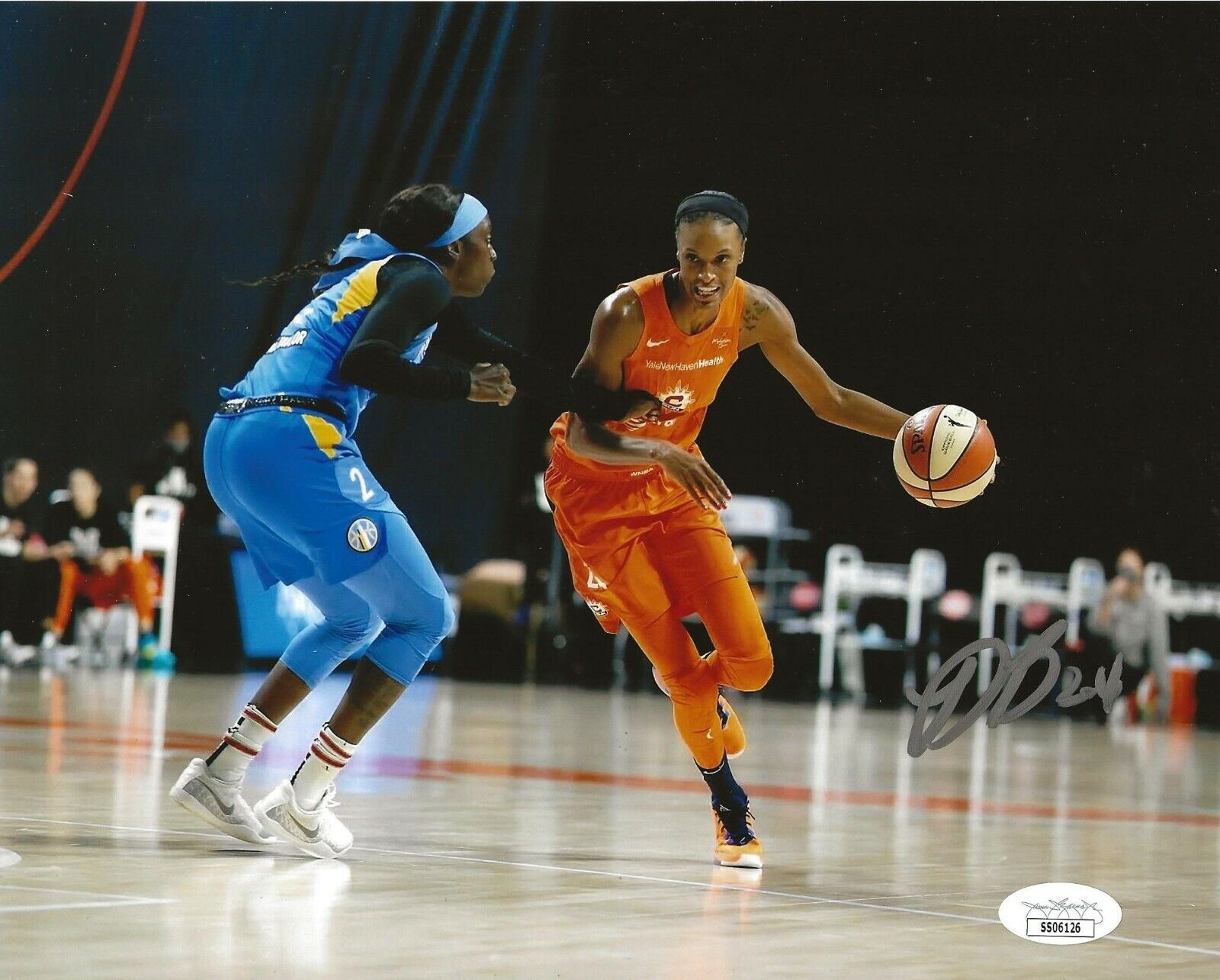 DeWanna Bonner signed Connecticut Sun 8x10 Photo Poster painting autographed 2 JSA