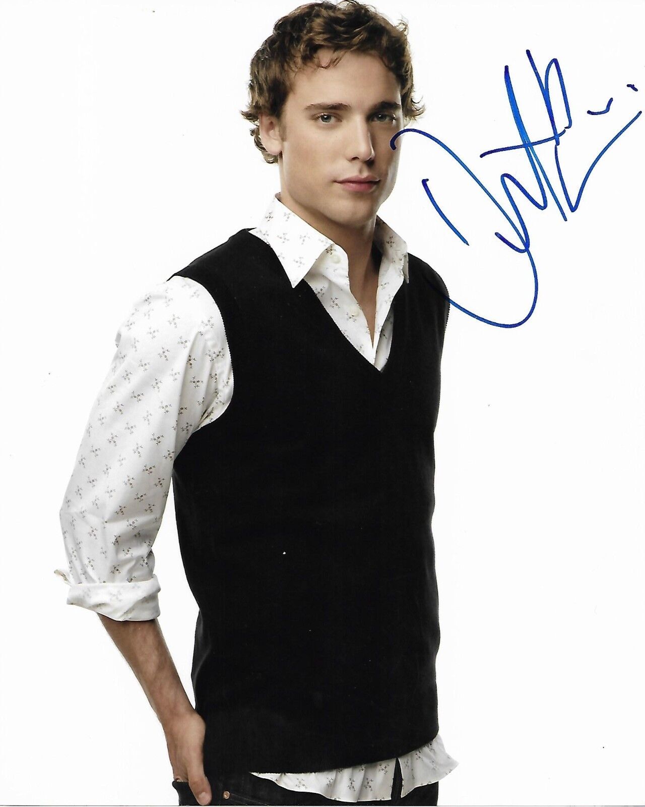 DUSTIN MILLIGAN 90210 AUTOGRAPHED Photo Poster painting SIGNED 8X10 #3 ETHAN WARD