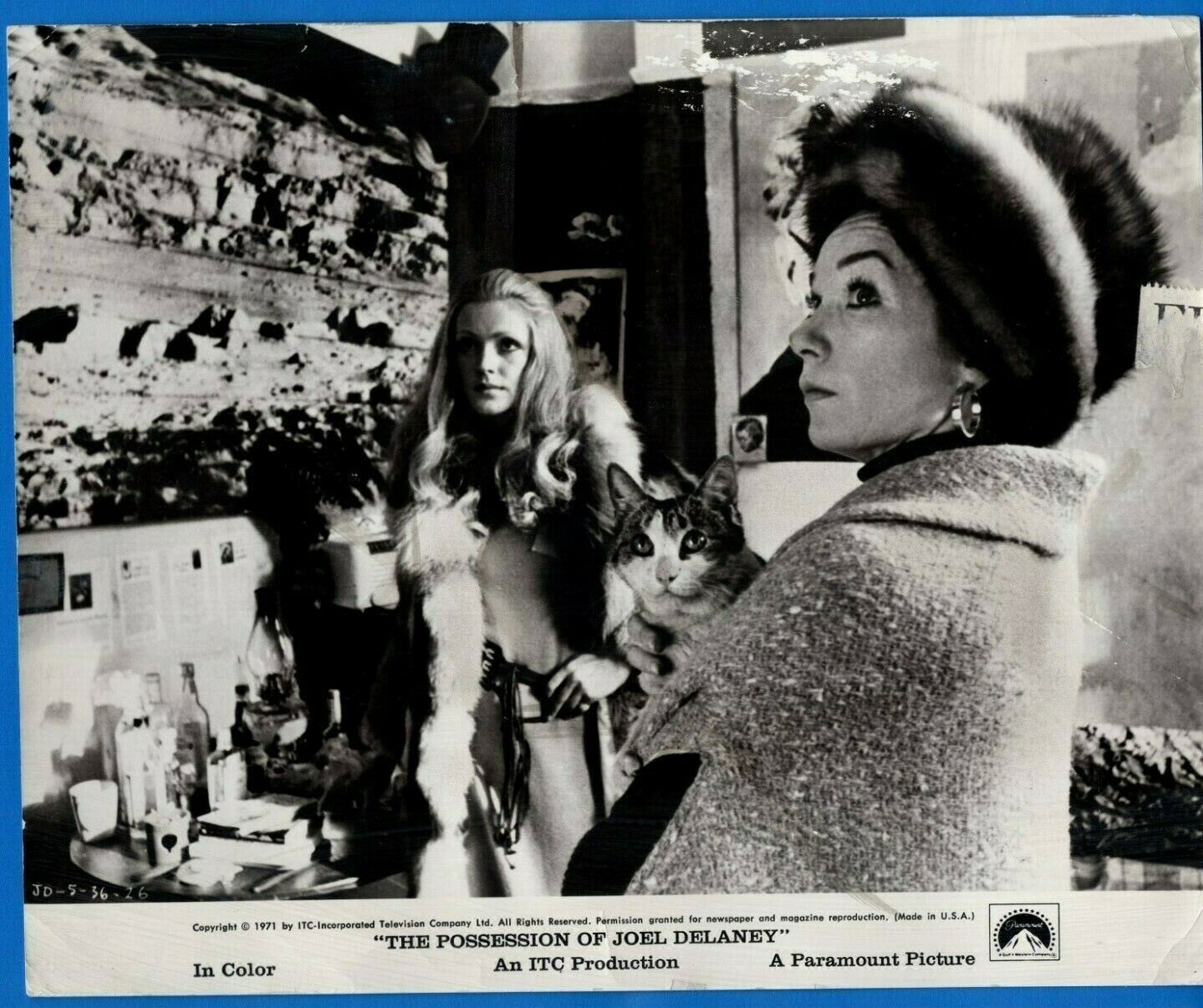 SHIRLEY MACLAINE BARBARA TRENTHAM Vtg 8x10 Photo Poster painting 1972 POSSESSION OF JOEL DELANEY