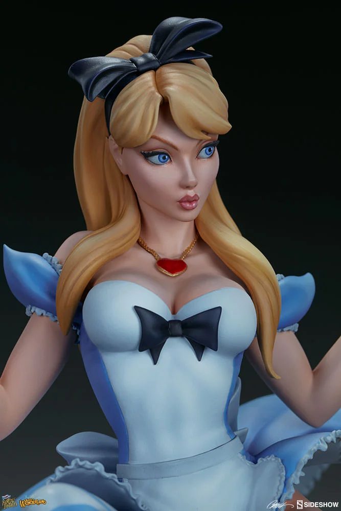 Fairytale Fantasies Collection Alice in Wonderland (Game of Hearts Edition)  Statue