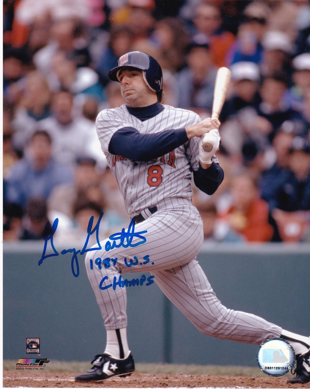 GARY GAETTI MINNESOTA TWINS 1987 WS CHAMPS ACTION SIGNED 8x10